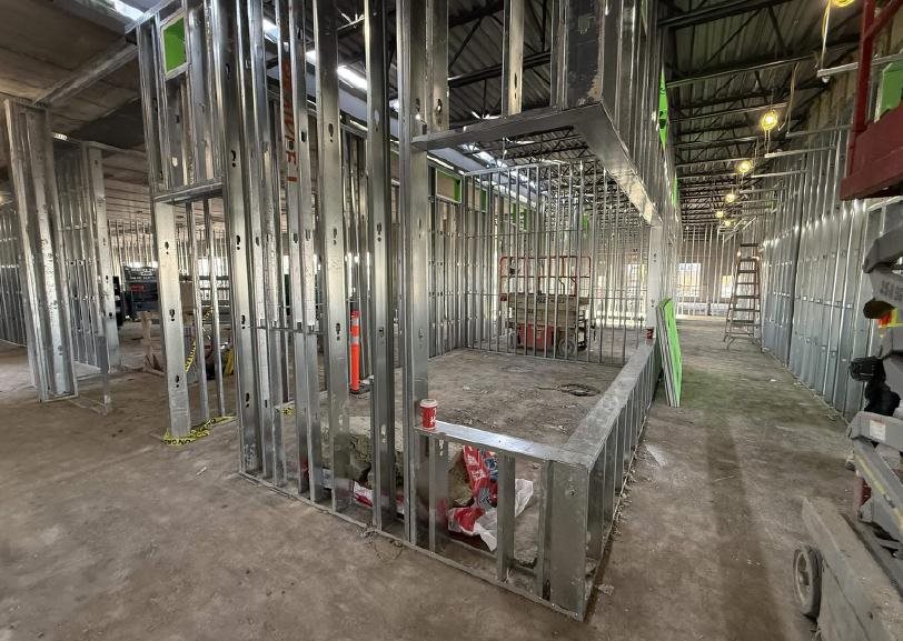 École kā-iIskonākwahk School construction site. Classroom and interior framing being installed.